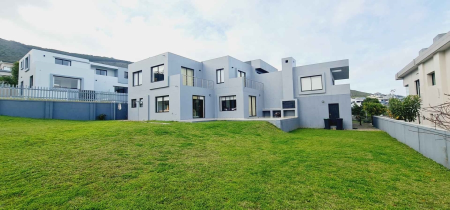 5 Bedroom Property for Sale in Baronetcy Estate Western Cape